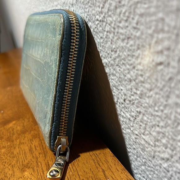 💞🥰🌴BRAND AUTHENTIC IS HERE!!! 🥵 BAGS AND WALLETS ARE $3 START ONLY! - Picture 5 of 14